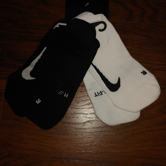 Nike Other - 2 pairs of Nike dri-fit no show socks